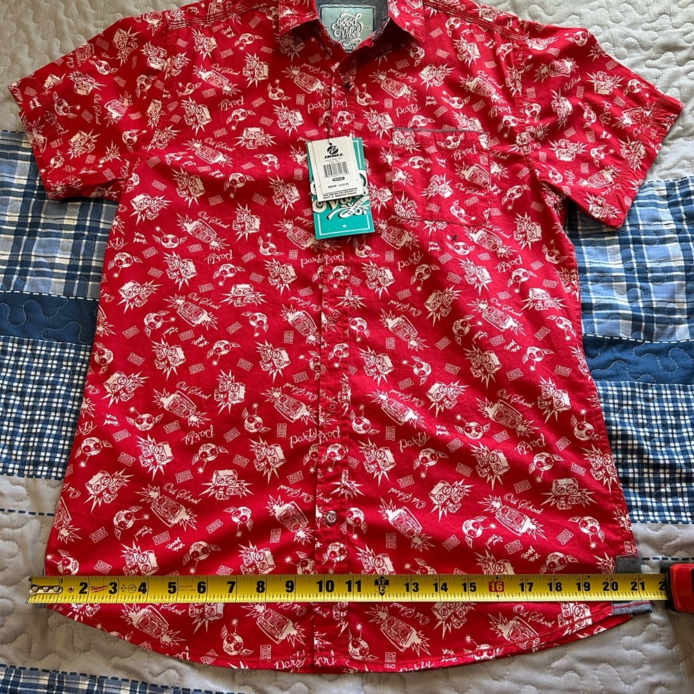 Good Vibes by Drill, Slim Fit Shirt Short Sleeve Button Up Red Cotton. - Picture 7 of 11